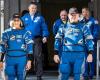 Gli astronauti della NASA si preparano per lo storico lancio notturno a bordo dello Starliner della Boeing