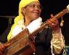 Ha rivendicato la sua marocchinità fino al suo ultimo respiro… Omaggio a Hasna Becharia, leggenda della musica Gnaoua morta a Béchar, derubata