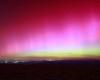 Fotografa una storica aurora boreale nel cielo del Monte Ventoux: “il sogno di un bambino”