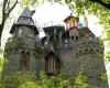 Paesi Bassi. Costruì un enorme castello a cinque piani in fondo al suo giardino