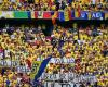 I tifosi rumeni cantano il nome di Putin durante la partita contro l’Ucraina
