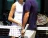 Roger Federer gioca a tennis con Zendaya per uno spot On a Zurigo