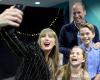 Taylor Swift si fa un selfie con il principe William e i figli George e Charlotte | Notizie dal Regno Unito
