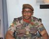 Il Capo di Stato Maggiore della Guardia Nazionale del Mali ascolta il succedersi di Boulkessi e Mondoro