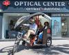 Optical Center trasporta i suoi clienti in scooter