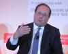 François Hollande umilia una donna senza volerlo…