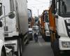 La
      police
      retire
      les
      barrages
      routiers
      de
      certains
      camionneurs