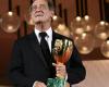 Vincent
      Lindon
      riceve
      la
      Coppa
      Volpi
      come
      miglior
      attore
      al
      Festival
      del
      Cinema
      di
      Venezia