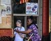 L’ex presidente democratico Jimmy Carter festeggia il suo centesimo compleanno a Plains, in Georgia