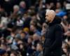 Erik ten Hag minacciato dall’assistente