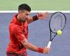 Tennis: Djokovic lotta con Michelsen a Shanghai ma passa