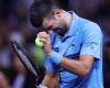 Novak Djokovic lotta ma passa a Shanghai