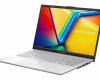 Promo €449 Asus VivoBook Go 15 S1504FA-BQ805W, economico portatile da 15″ argento sottile e leggero AMD Ryzen 5 con SSD da 512 GB, tastiera retroilluminata, biometria + zaino