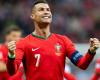 Calcio: un gol e un bel gesto verso uno spettatore, Cristiano Ronaldo ancora in vetta con il Portogallo