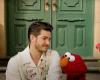 Andrew Garfield parla con Elmo del dolore dopo la morte di sua madre