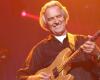 “John McLaughlin, nel cuore della chitarra”