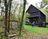 Video. Alla scoperta, nel Périgord, di una sorprendente casa in legno nero