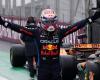 Max Verstappen vince il Gran Premio del Brasile dopo una gara caotica, entrambi gli alpini sul podio