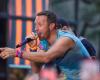 Coldplay: Chris Martin ha una terribile caduta sul palco