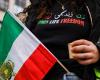 Una donna iraniana si spoglia davanti alla sua università per protestare contro la polizia morale