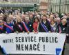 Seine-et-Marne: gli eletti manifestano davanti alla prefettura contro i risparmi nella legge finanziaria