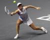 WTA Masters: Swiatek vince, ma deve aspettare