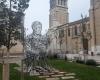 L'artista Jaume Plensa installa una statua monumentale nel cuore di Valencia