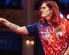 La trans player Noa-Lynn van Leuven imbiancata da Michael van Gerwen