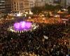 Una manifestazione mostruosa a Valencia per protestare contro la gestione delle mortali alluvioni in Spagna