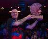 Martin Adams prova Mason prima che anche Neil Duff vinca al World Seniors Darts Masters