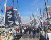 IN FOTO – “Buona fortuna! Buon mare!” : ultimo giorno al molo per gli skipper della Vendée Globe prima della grande partenza