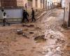 Perde l’auto nell’alluvione, il suo datore di lavoro minaccia di licenziarlo perché è arrivato tardi al lavoro