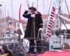 Capitan Uncino, samurai… Questi skipper si mettono in scena prima della partenza