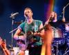 A Sydney, il cantante dei Coldplay interrompe il concerto per aiutare un ragazzino