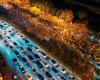 In Cina una marea di studenti in bicicletta blocca le strade per raccogliere i bao