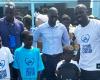 Kalidou Koulibaly rinnova la scuola elementare di Pont Gendarme e offre kit scolastici agli studenti