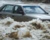 La sua auto è stata travolta dall'alluvione, rischia il licenziamento