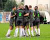 Questa squadra di calcio della Senna e Marna vince finalmente la sua prima partita della stagione