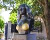 Dalida: il busto con la sua immagine a Montmartre vittima di comportamenti inappropriati da parte dei turisti