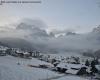 A Sesto Pusteria una spolverata di neve anticipa l’inverno mentre Jannik Sinner compete a Torino