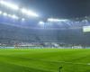 le immagini delle tribune terribilmente vuote dello Stade de France