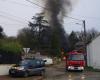 Un edificio devastato dalle fiamme a Lacey