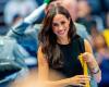 Meghan Markle in una serata solitaria senza Harry: in modalità femme fatale, la duchessa di Sussex lascia andare i cavalli