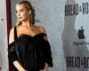 Jennifer Lawrence svela il suo pancione alla première del documentario “Bread & Roses”, dedicato alle donne afghane