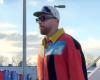 Travis Kelce atterra a Buffalo con la giacca Bold in vista della partita dei Chiefs contro i Bills