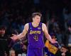 Dalton Knecht dei Lakers segna 37 punti, eguaglia il record da rookie con 9 3