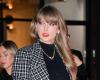 Taylor Swift ha indossato un outfit semplice e trendy con i tacchi Gucci