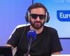 Cyril Hanouna: “Sento…”, spiega perché indossa gli occhiali da sole a Europe 1