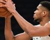 Giannis Antetokounmpo porta i Bucks, Cleveland avanza