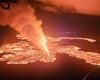 immagini spettacolari del parcheggio di un sito turistico inghiottito dalla lava